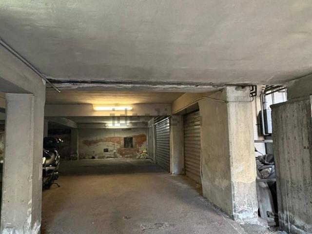 Garage in vendita di m² in Via Re Martino