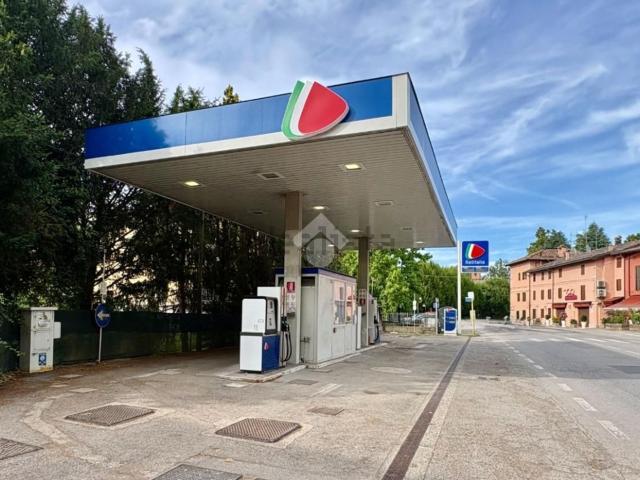 Garage in vendita di m² in Via Riccardina, 101