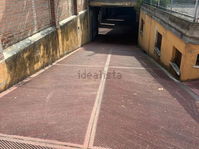 Garage in vendita di m² in Via Riva di Reno, 27