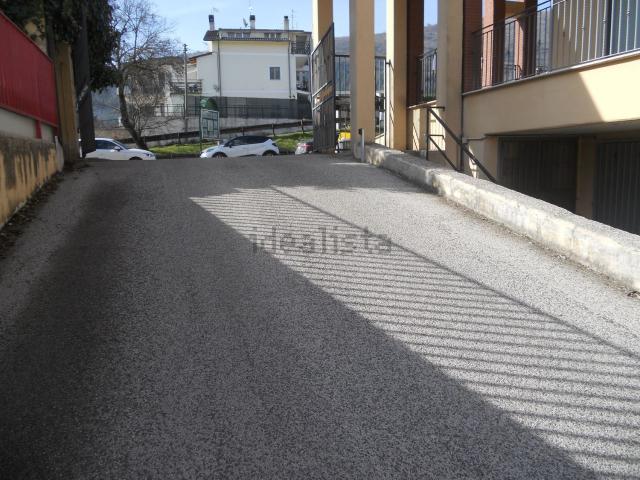 Garage in vendita di m² in Via Roma, 206
