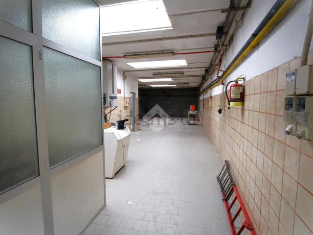 Garage in vendita di m² in Via Roi, 29