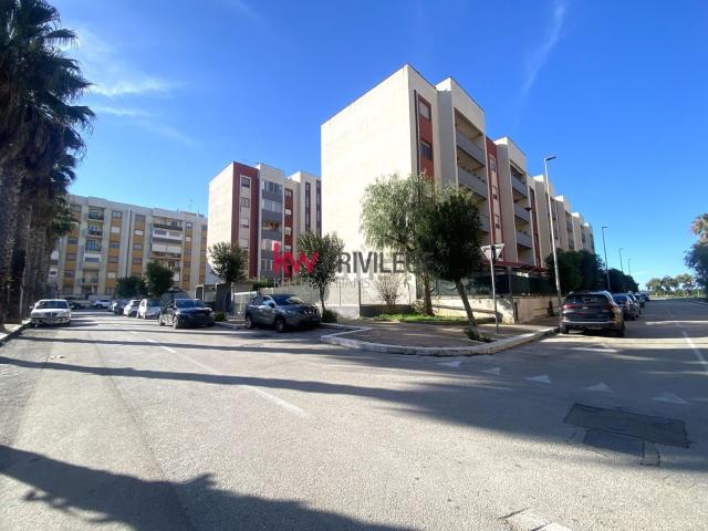 Garage in vendita di m² in Via Rosario Livatino, 5