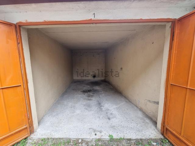 Garage in vendita di m² in Via Rotondino, 18