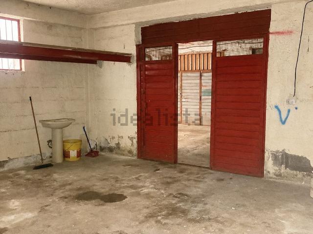 Garage in vendita di m² in Via Rua