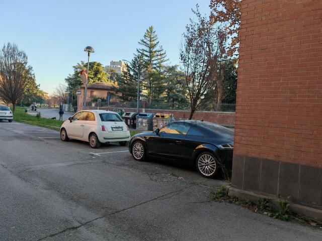 Garage in vendita di m² in Via Sante Vincenzi, 42