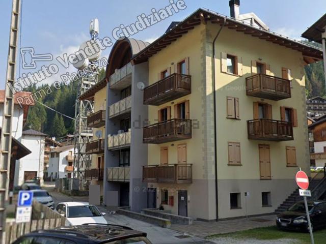 Garage in vendita di m² in Via San Candido, 35