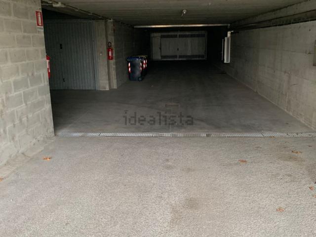 Garage in vendita di m² in Via San Gerolamo