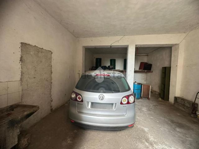 Garage in vendita di m² in Via San Giuseppe, 17
