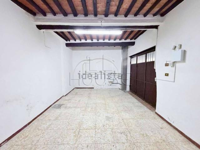 Garage in vendita di m² in Via San Giuseppe