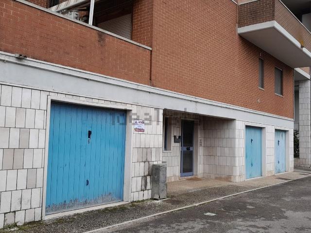 Garage in vendita di m² in Via San Giuseppe Moscati