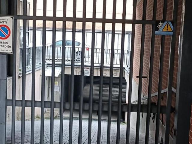 Garage in vendita di m² in Via San Giovanni Bosco, 44