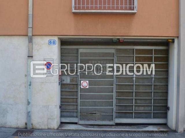 Garage in vendita di m² in Via San Giovanni di Verdara