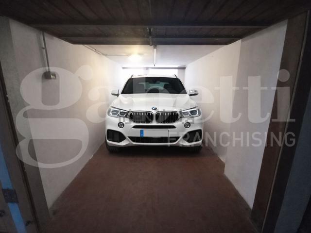 Garage in vendita di m² in Via San Marco