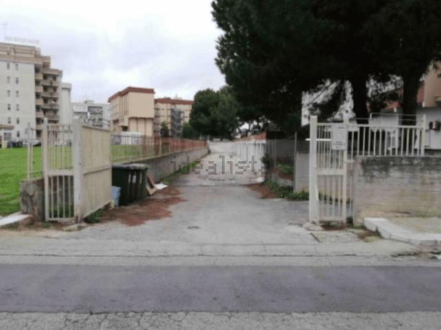Garage in vendita di m² in Via San Martino della Battaglia
