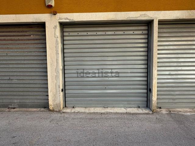 Garage in vendita di m² in Via San Martino della Battaglia, 8