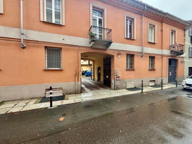 Garage in vendita di m² in Via San Pio V, 27