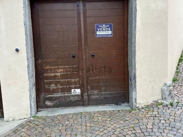 Garage in vendita di m² in Via San Rocco, 41