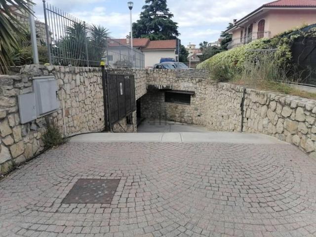Garage in vendita di m² in Via San Rocco