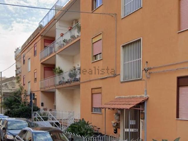 Garage in vendita di m² in Via San Vincenzo