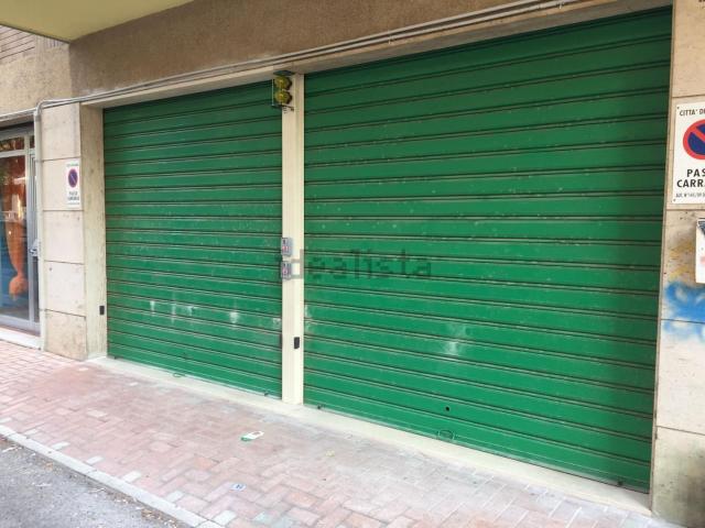 Garage in vendita di m² in Via Sannio
