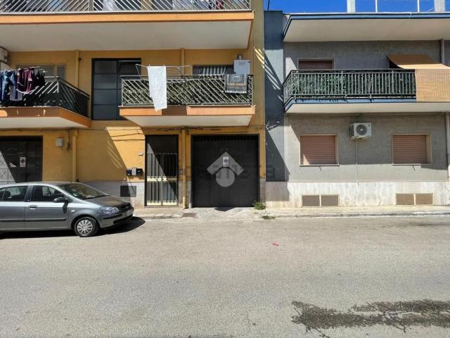 Garage in vendita di m² in Via Sardegna