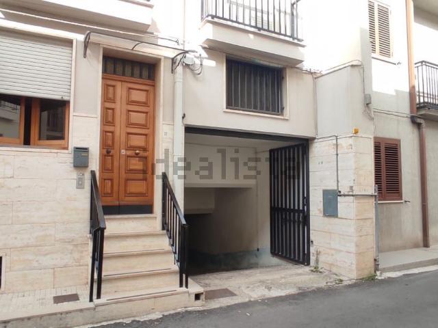 Garage in vendita di m² in Via Semeraro