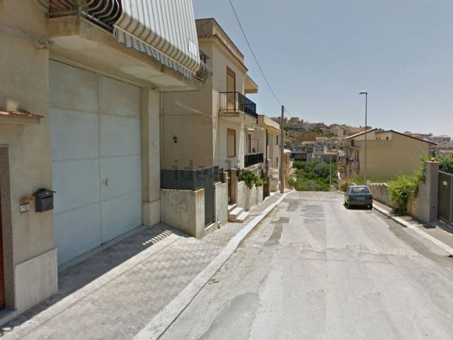 Garage in vendita di m² in Via Senatore de Mello