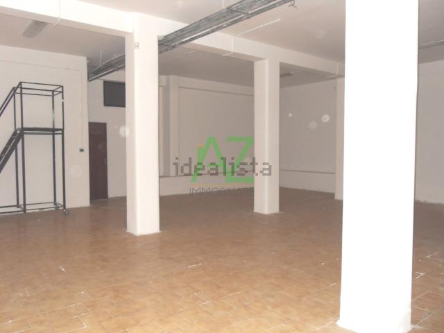 Garage in vendita di m² in Via Simeto, 10