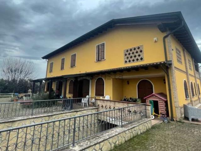 Garage in vendita di m² in Via Silla Dè Longhi