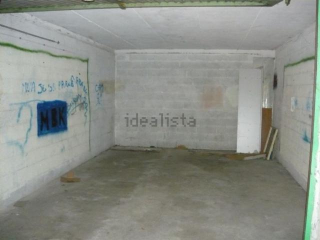 Garage in vendita di m² in Via Statale Est