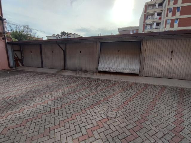 Garage in vendita di m² in Via Stefano Grosso, 1