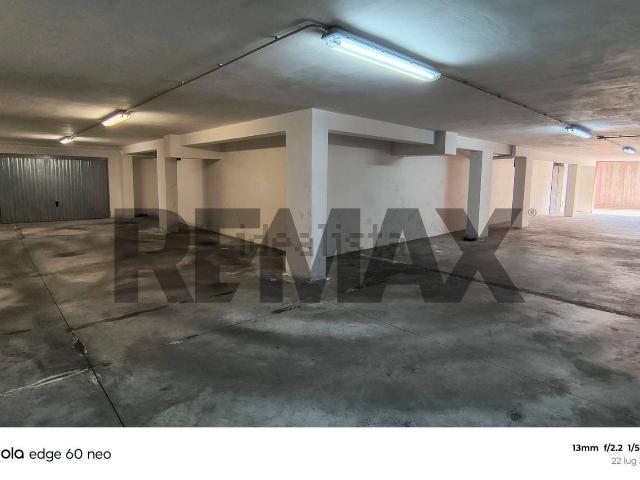 Garage in vendita di m² in Via Strasburgo, 1