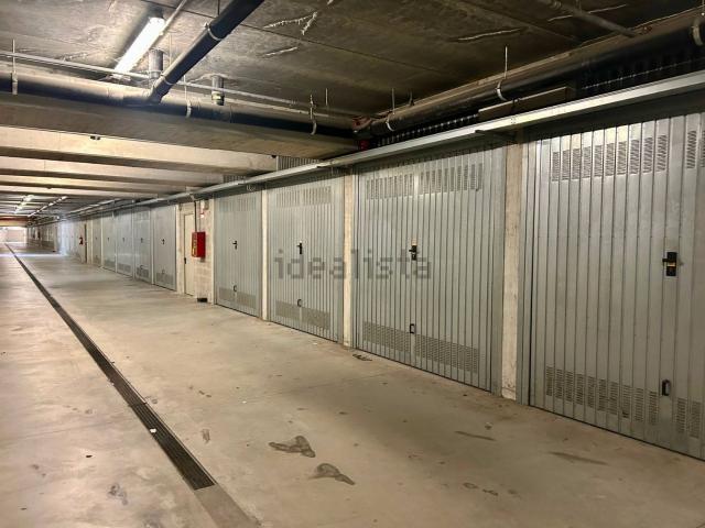 Garage in vendita di m² in Viale Masera, 53