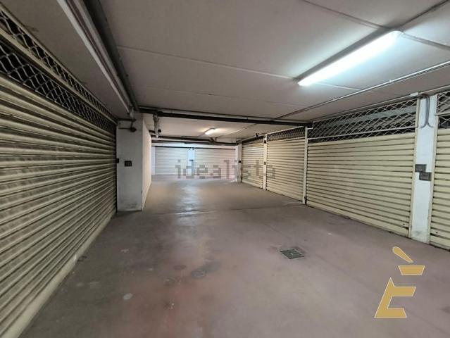 Garage in vendita di m² in Viale Marconi, 62