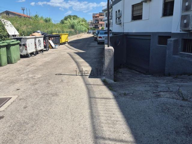 Garage in vendita di m² in Viale B. Croce, 163