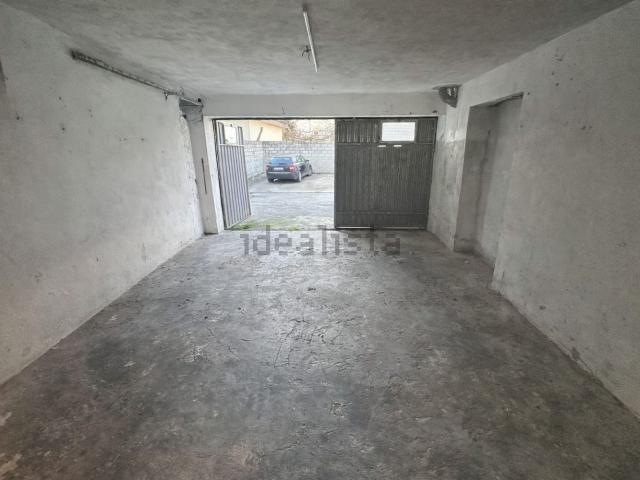 Garage in vendita di m² in Viale Cappuccini, 8