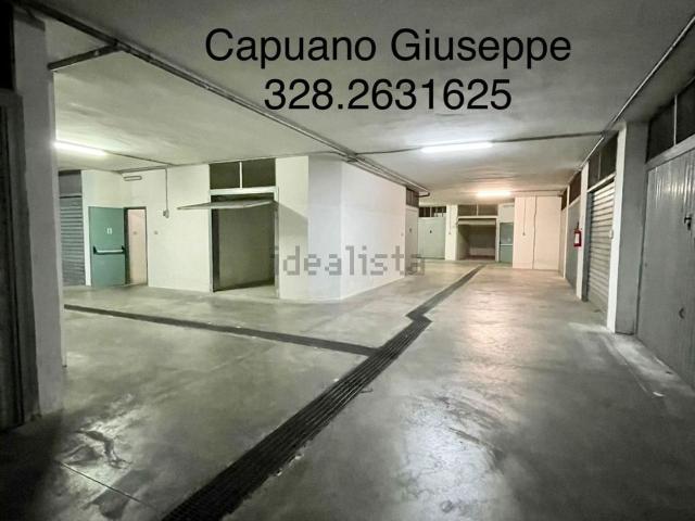 Garage in vendita di m² in Viale degli Aviatori, 112