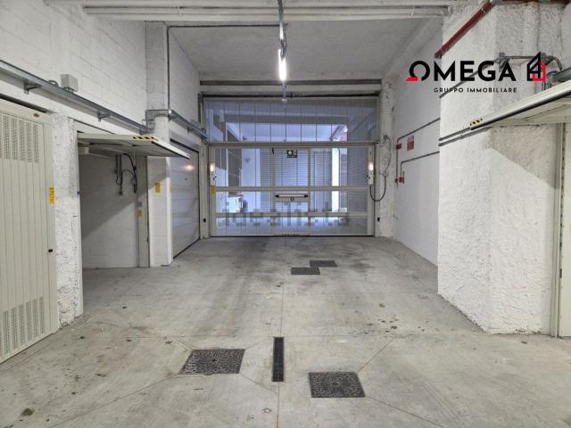 Garage in vendita di m² in Viale dell&apos  Ippodromo, 2