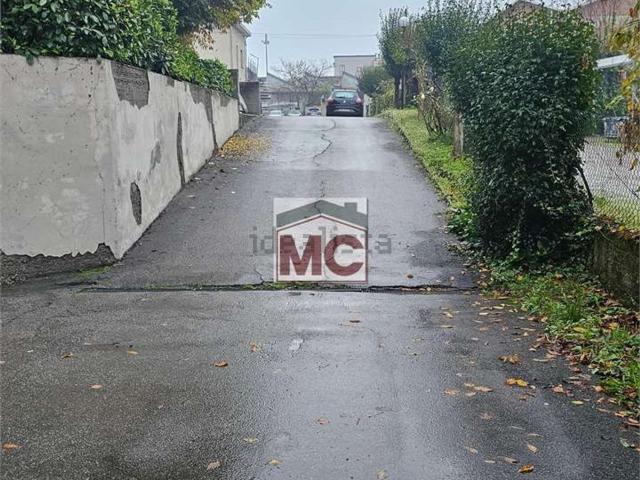 Garage in vendita di m² in Viale della Resistenza, 24