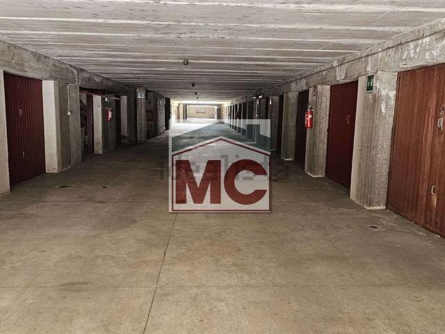 Garage in vendita di m² in Viale della Resistenza, 24