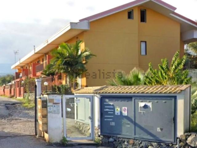 Garage in vendita di m² in Viale delle Provincie