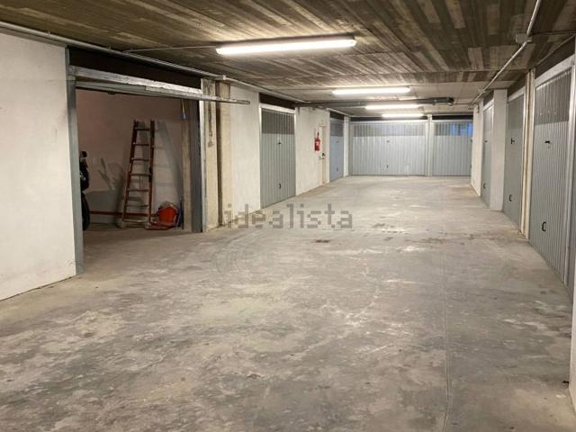 Garage in vendita di m² in Viale Europa, 4