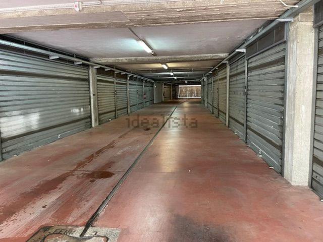 Garage in vendita di m² in Viale Giacomo Mancini, 156