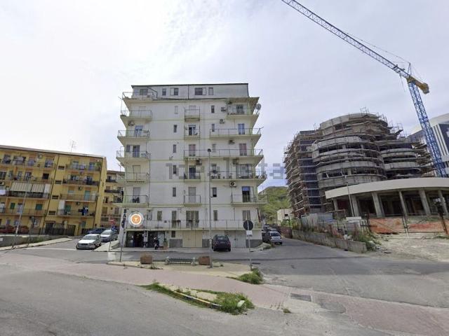Garage in vendita di m² in Viale libertà, 26