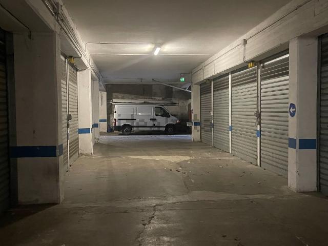 Garage in vendita di m² in Viale Pilone