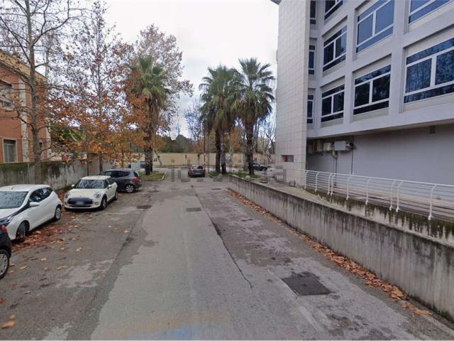 Garage in vendita di m² in Viale Pindaro