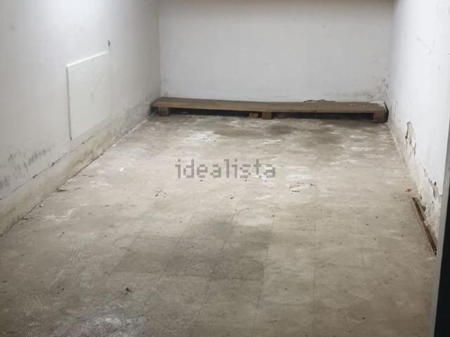 Garage in vendita di m² in Viale Porta Pia