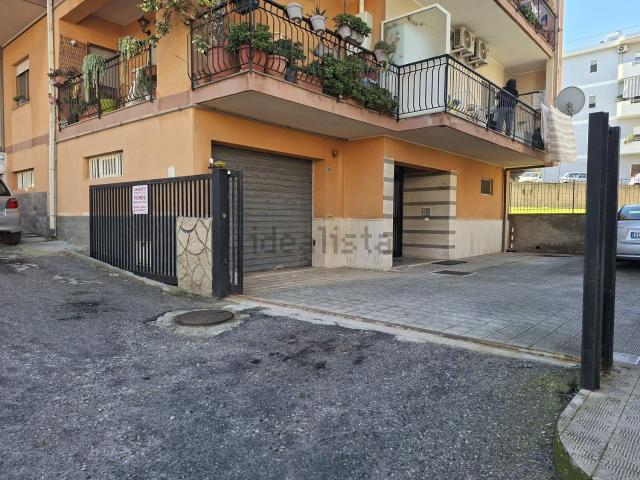 Garage in vendita di m² in Viale Rocco Larussa