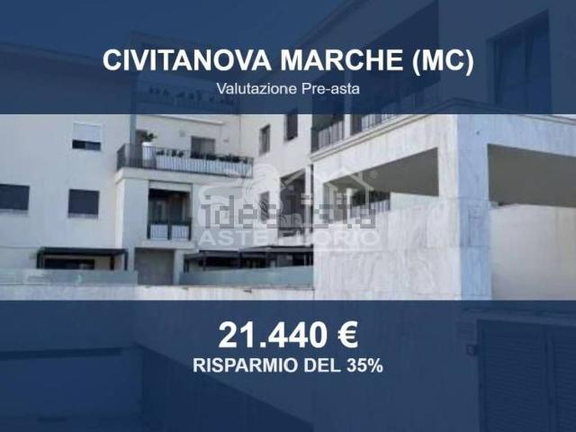 Garage in vendita di m² in Viale Santa Rita
