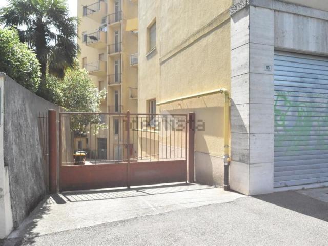 Garage in vendita di m²